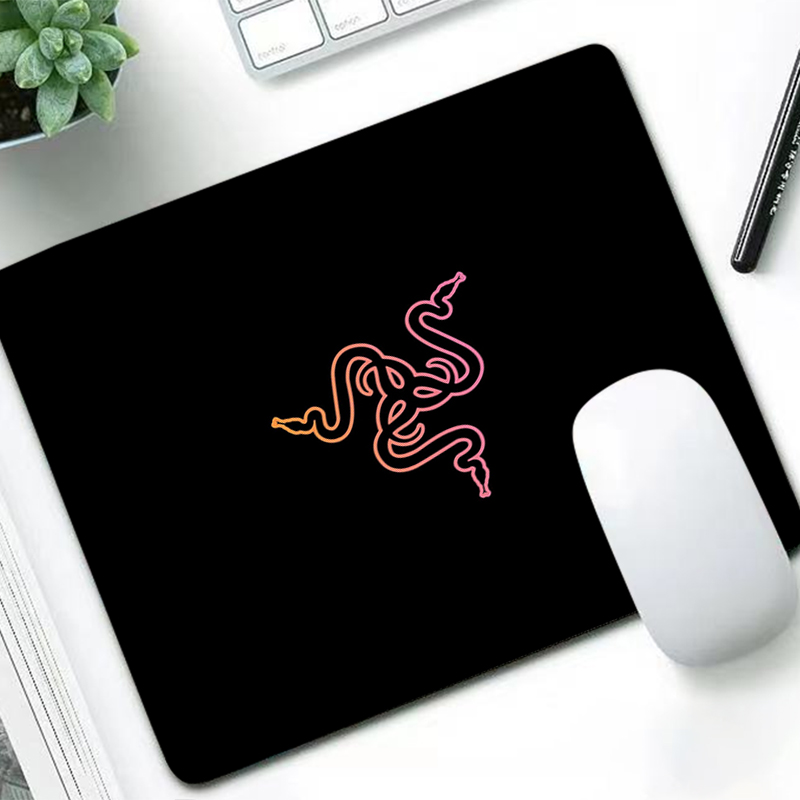 Razer Luxury Mouse Pad Anime G - Laptop Accessories Bundle 리뷰 및 가격